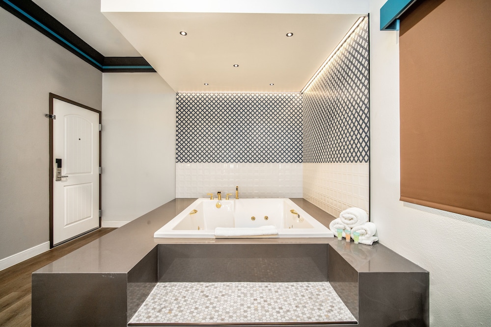 Aspire Inn Studios & Spas - photo 60