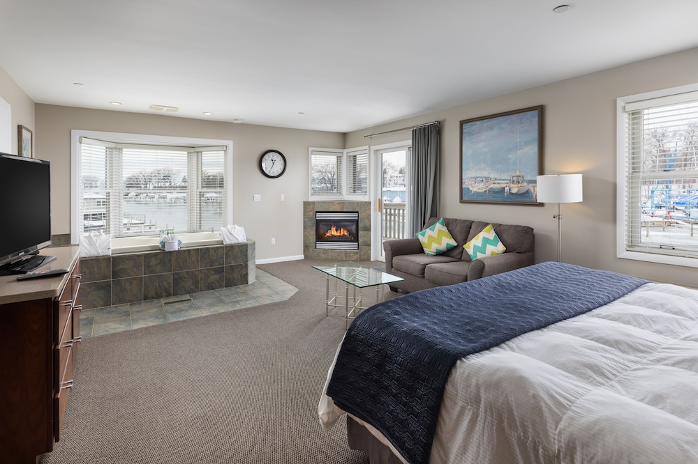 Old Harbor Inn - photo 41
