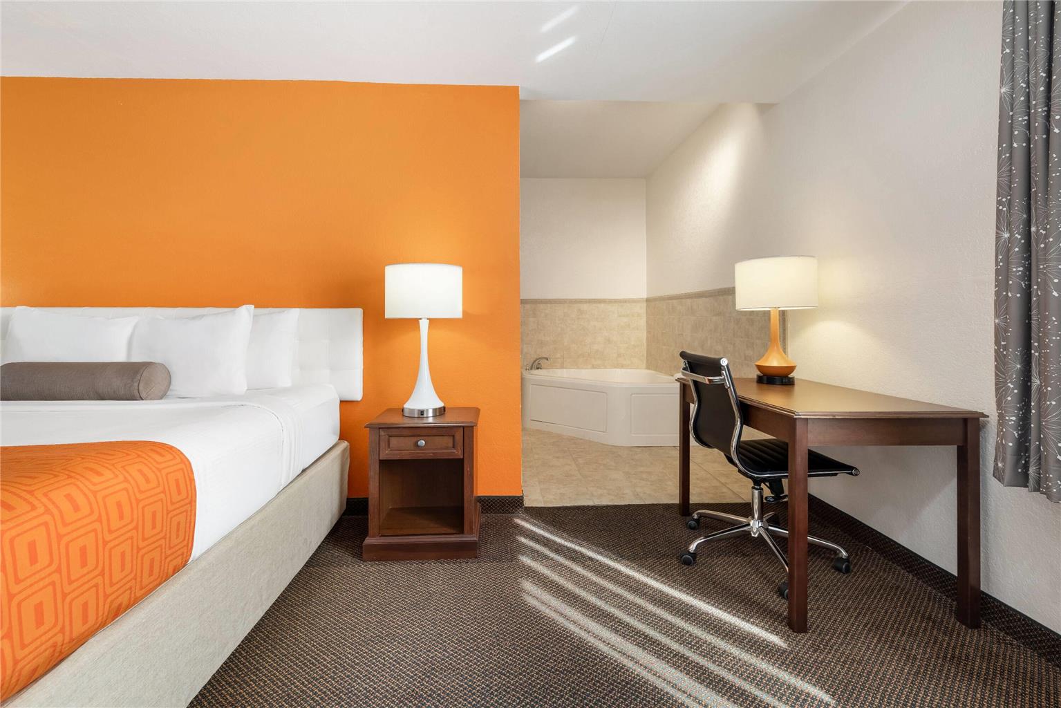 Howard Johnson Hotel & Suites by Wyndham Oacoma - photo 22