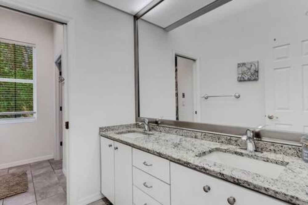 Siesta Key Marvel Pool SPA Deeded Beach Access - photo 45