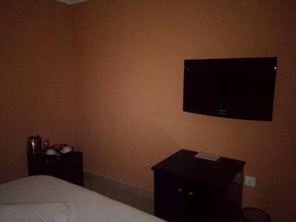 Crest Hotel — Jos — photo 5