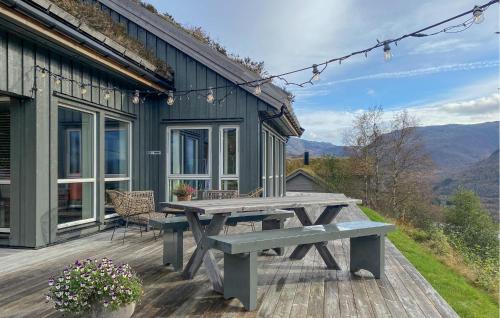 3 Bedroom Awesome Home In Nordfjordeid — 5-Star Luxury Hotel in Nordfjordeid, Norway