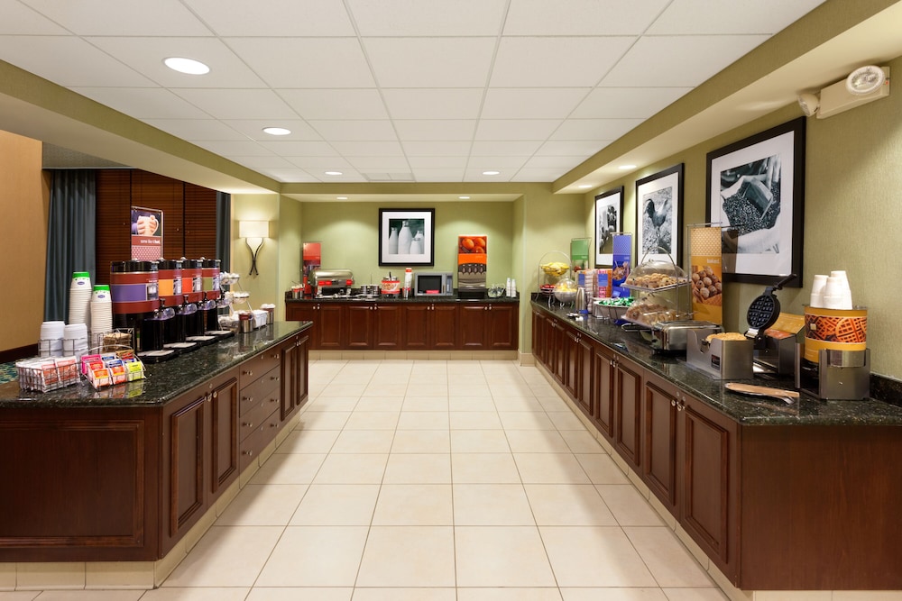 Hampton Inn & Suites Hartford Manchester - photo 40