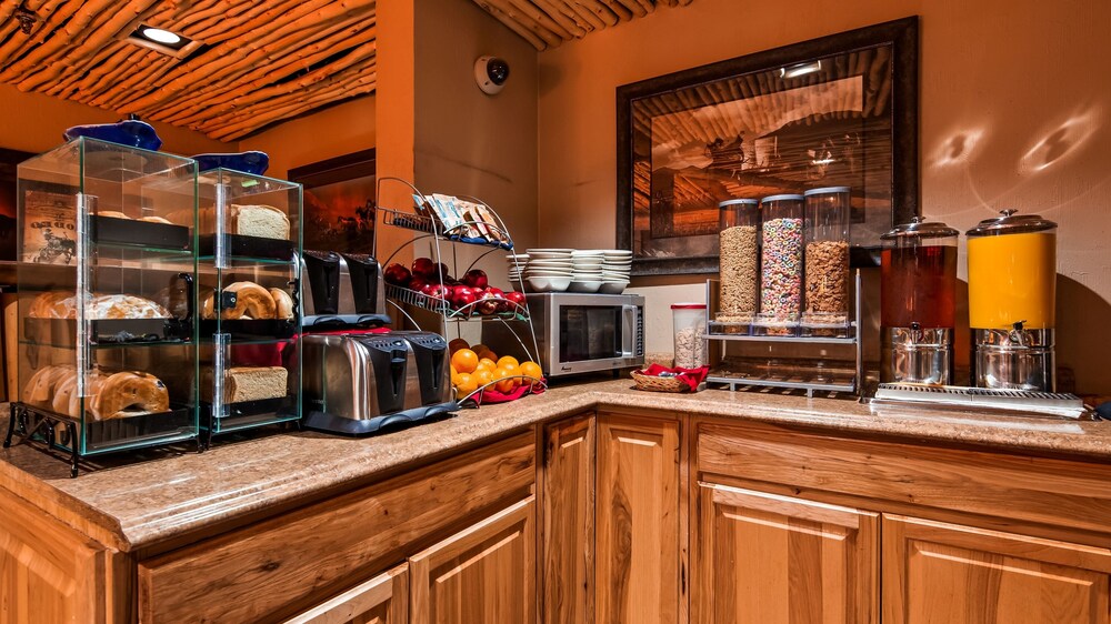Best Western Plus Saddleback Inn & Conference Center - photo 47