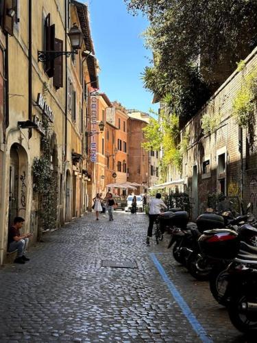 Benedetta House Trastevere — 4-Star Luxury Hotel in Rome, Italy