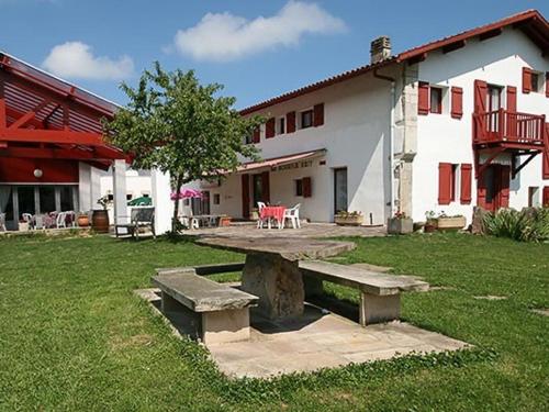 Achafla Baita - carbon neutral hotel in Ascain