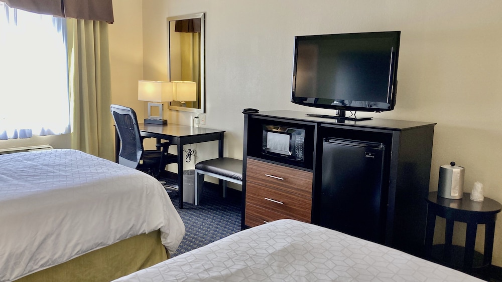 Holiday Inn Express Hotel & Suites Edmond by IHG - photo 22