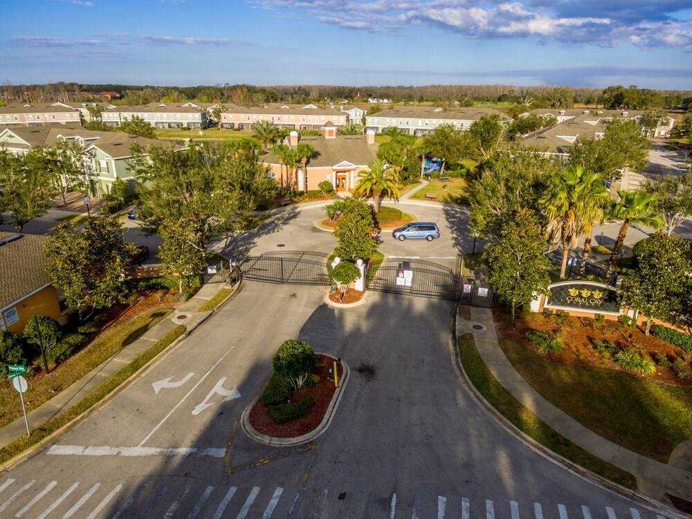 5Br 3Bath Private Townhome 13min Disney 1496ft - photo 36