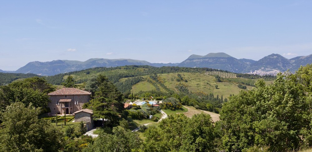 Coldimolino — 4-Star Luxury Hotel in Gubbio, Italy