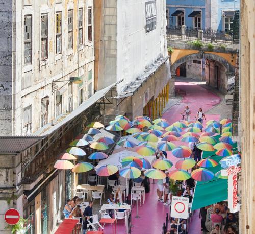Sunny Pink Street Historical Apt By TimeCooler — 4-Star Luxury Hotel in Lisbon, Portugal