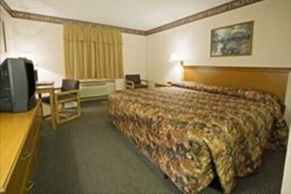 Americas Best Value Inn & Suites Thief River Falls - photo 10