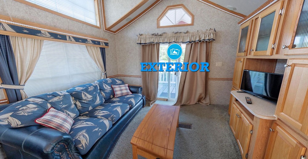 Narrows Too Camping Resort Cottage 11 - photo 6
