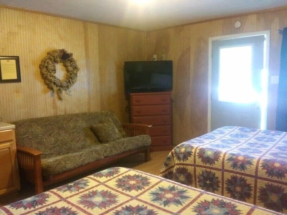 Whispering Creek Lodging & RV Resort - photo 21