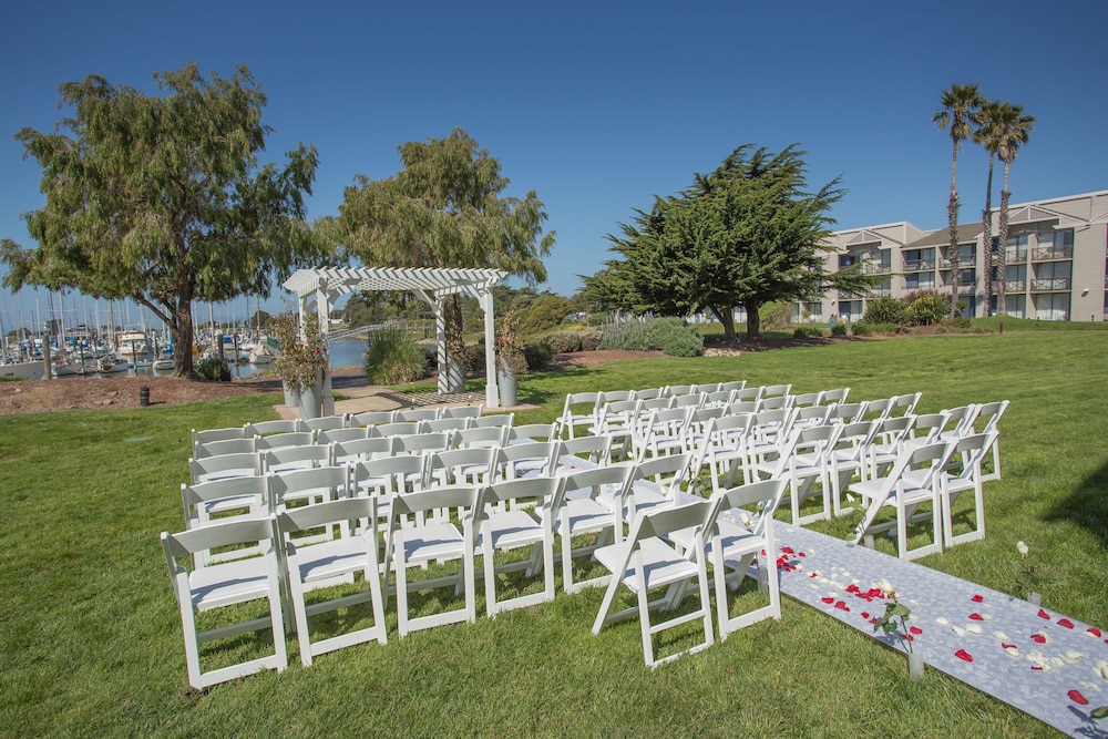 DoubleTree by Hilton Hotel Berkeley Marina - photo 98