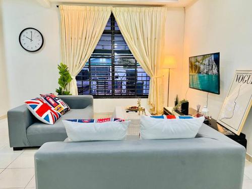 JB Bukit Indah 8 15pax Spacious Home 5min to Aeon — 4-Star Luxury Hotel in Johor Bahru, Malaysia