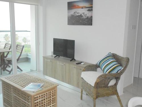 Kermia Court Beach front modern 2 bedroom sleeps 6