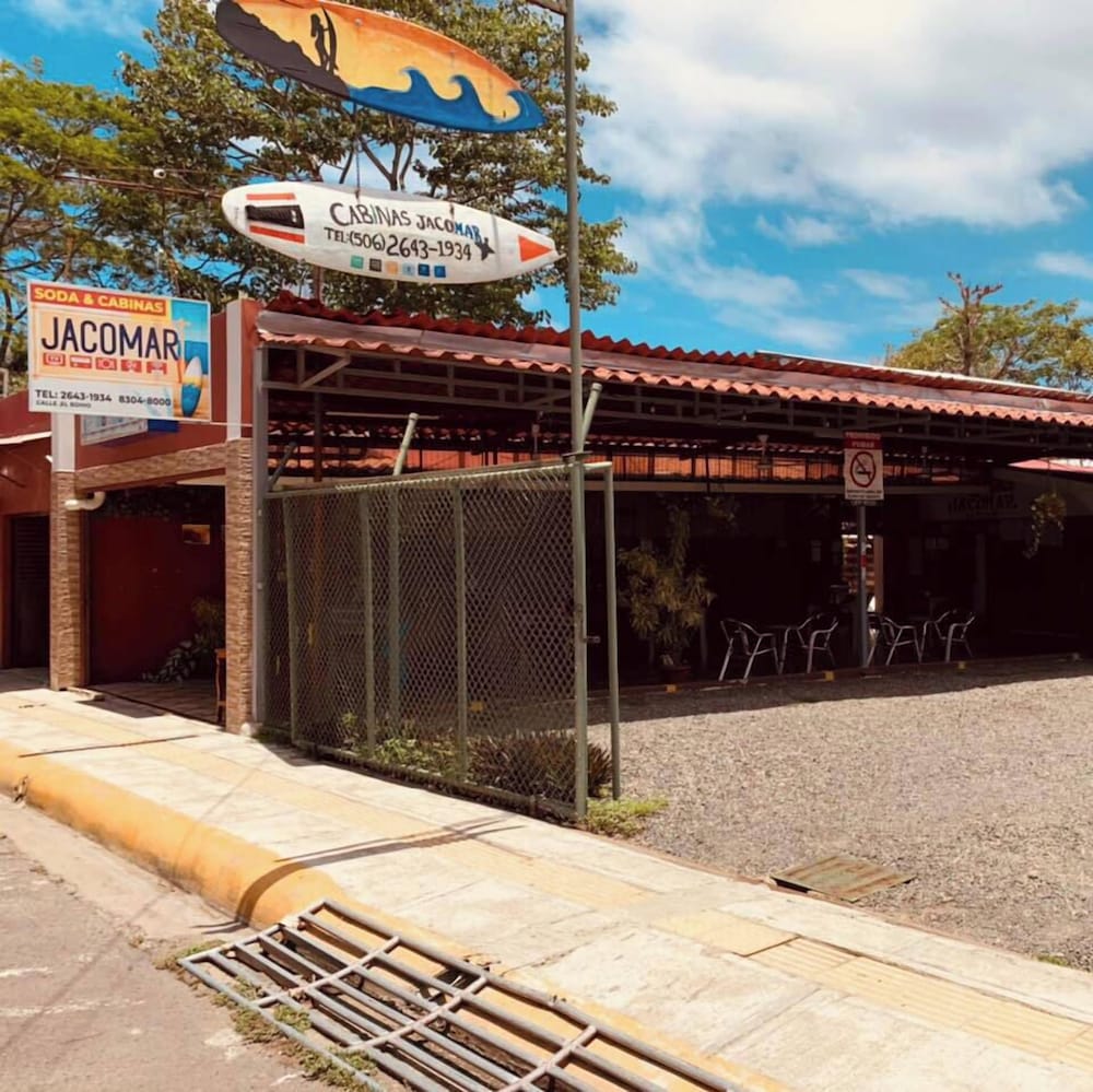 Hotel Cabinas Jacomar - last minute hotel in Jaco