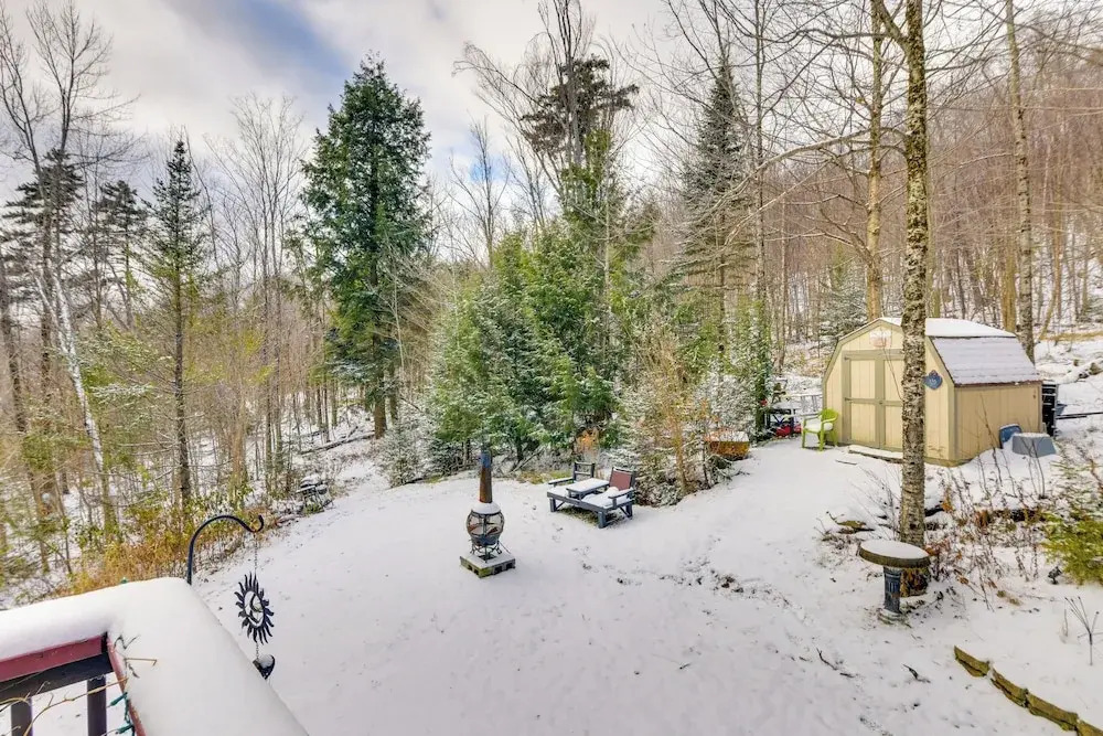 Pet friendly Home w Deck: 4 Mi to Jay Peak Resort - photo 25