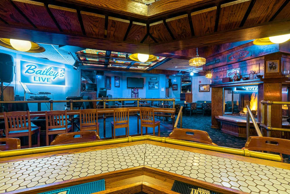 Grand Vista Hotel - photo 27