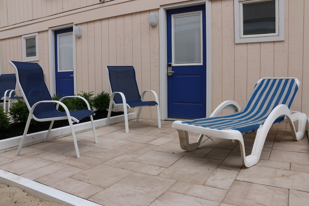 The White Sands Oceanfront Resort & Spa - photo 36