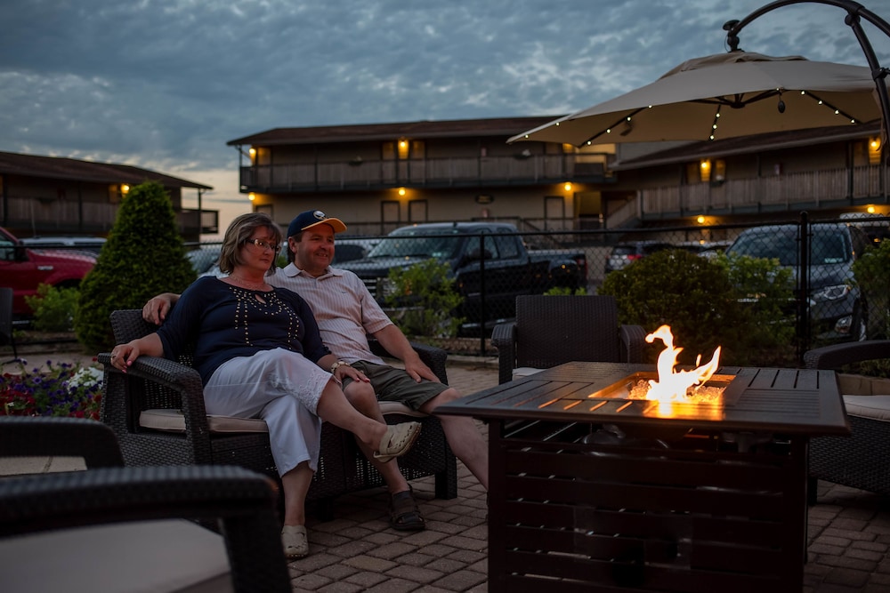 Capt. Thomson's Resort - photo 31