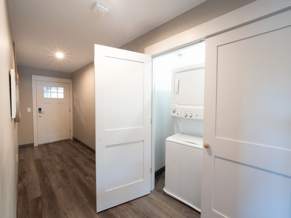 Long Beach Suites - photo 13