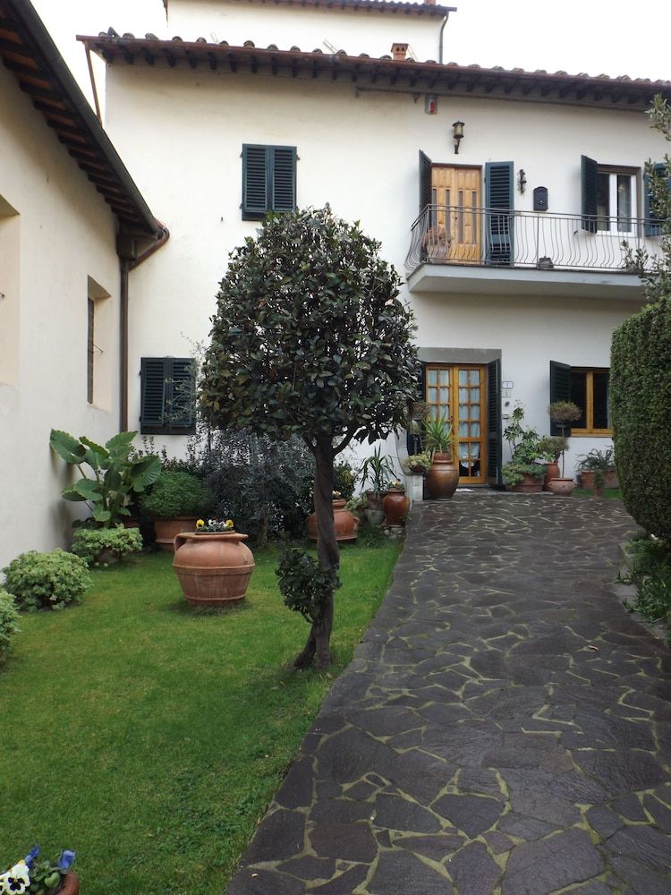Casa Vacanze Le Piagge di Scappini Simona — 4-Star Luxury Hotel in Montelupo Fiorentino, Italy