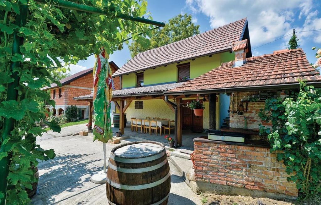 Kuca Za Odmor Pri Brozu — 4-Star Luxury Hotel in Kumrovec, Croatia