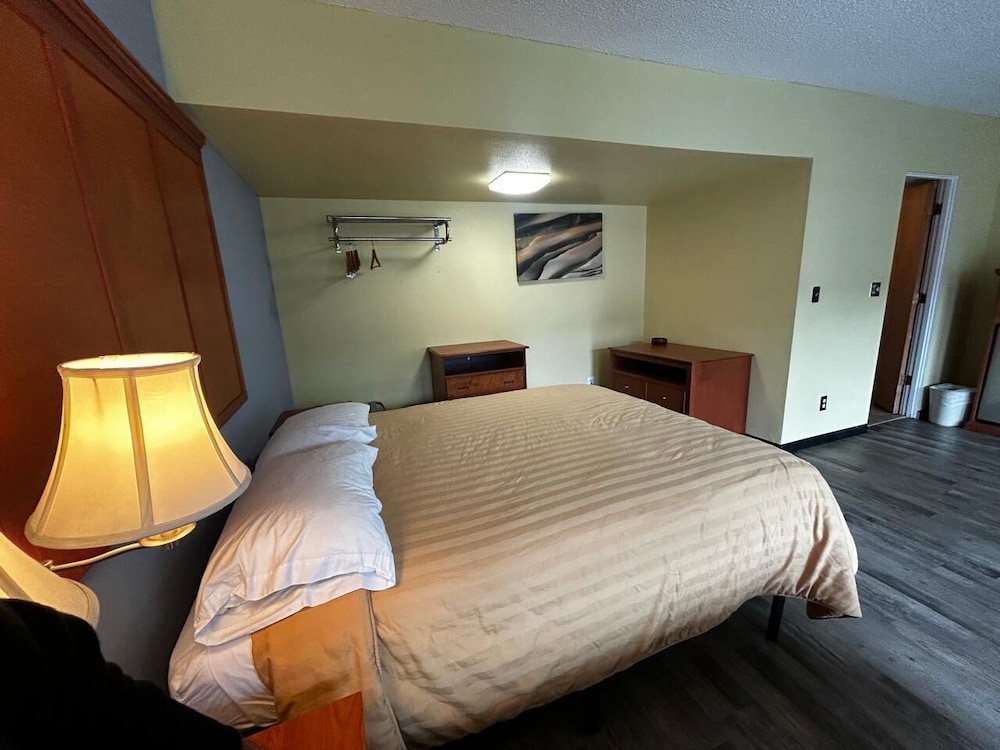 Travelers Inn by OYO Longview Kelso - photo 9