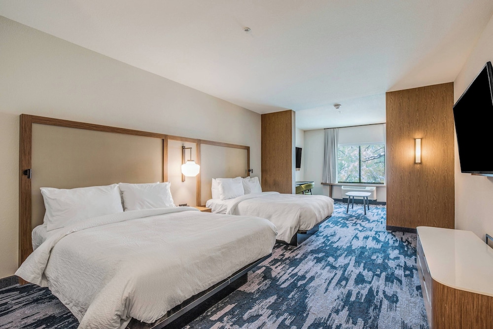 Fairfield Inn & Suites by Marriott Whitewater - photo 9