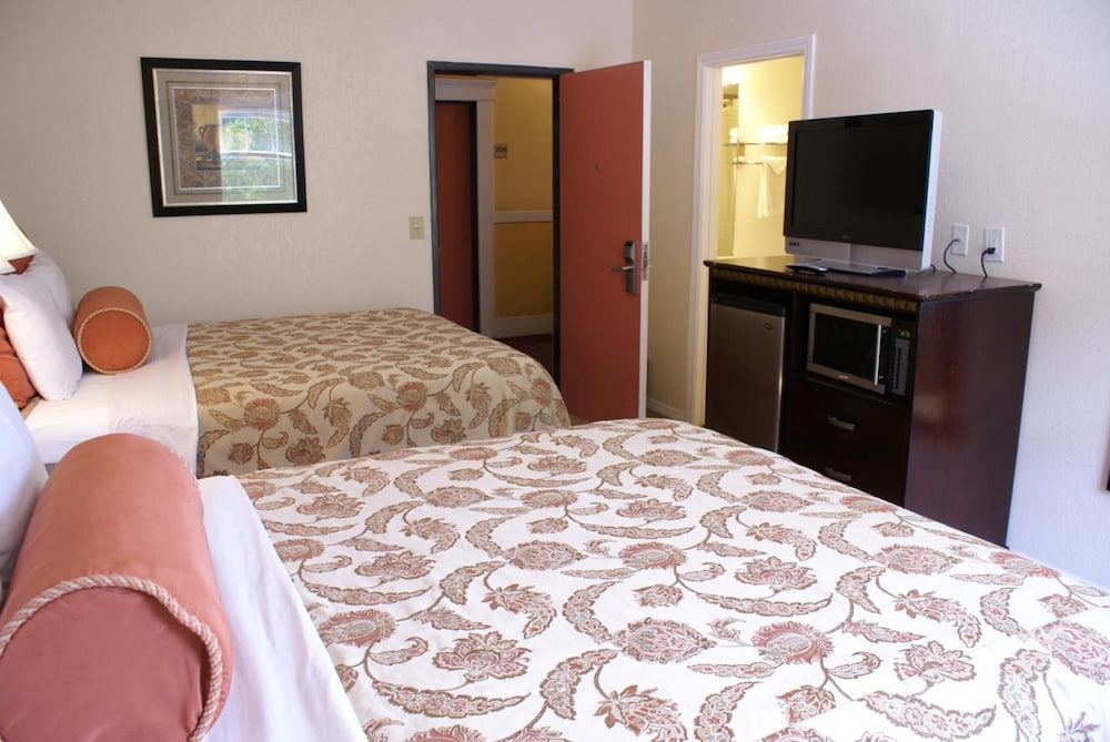 Harborview Inn & Suites San Diego Harbor - photo 16