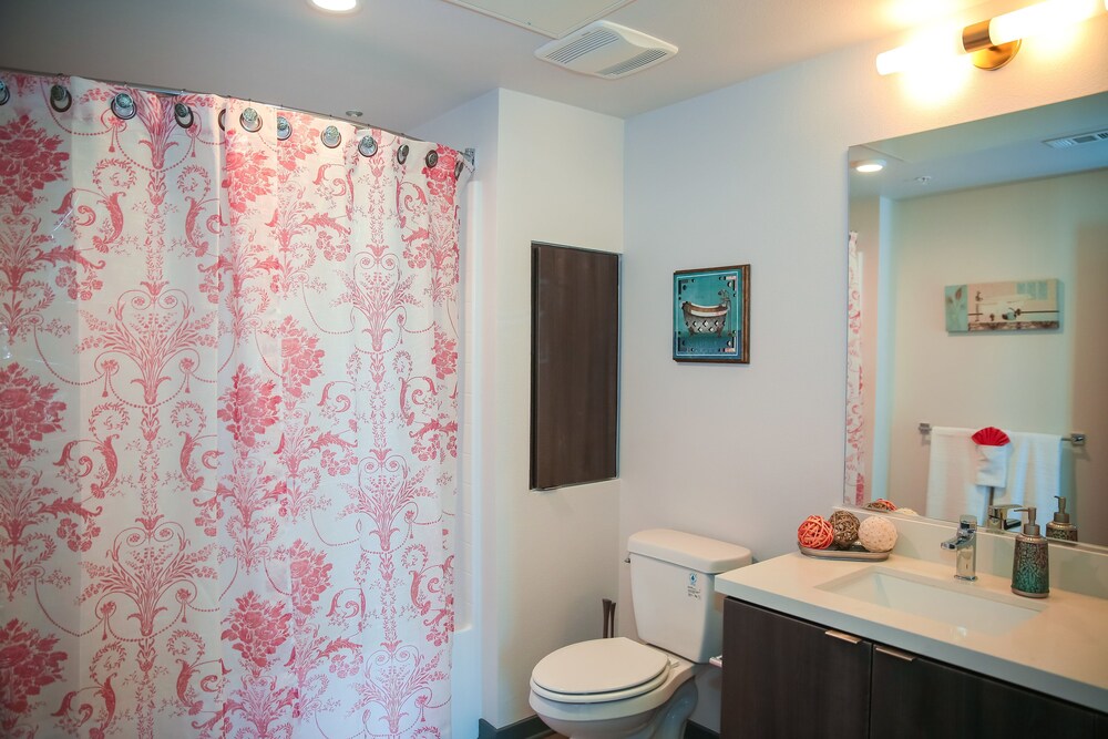 Fully Furnished Suites near Little Tokyo - photo 20
