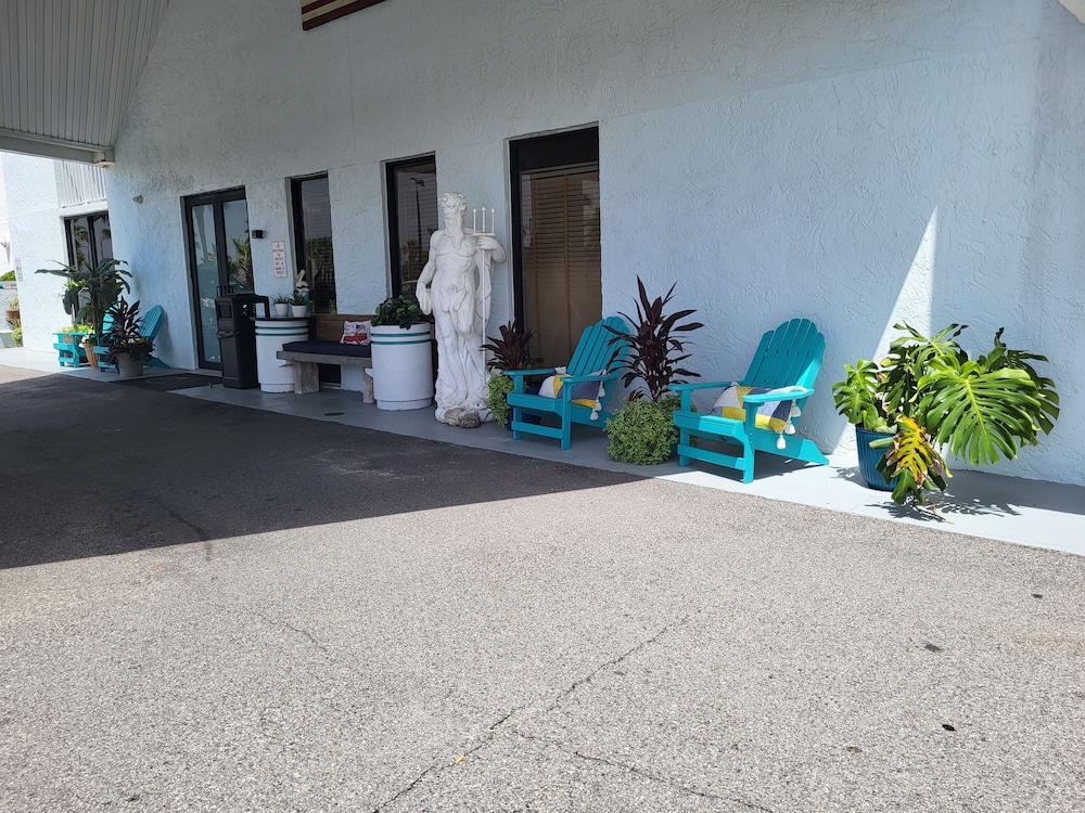 Beachside Hotel - photo 60