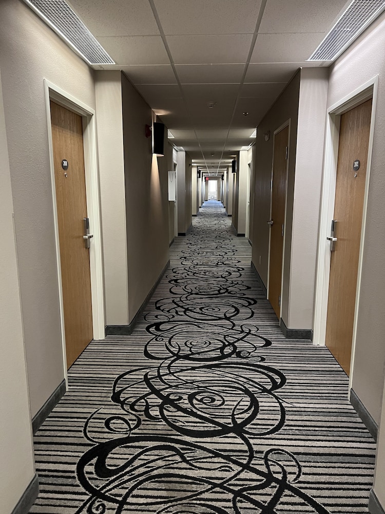 Okoboji Inn & Suites - photo 5