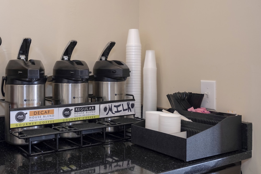 Red Roof Inn Marion VA - photo 3