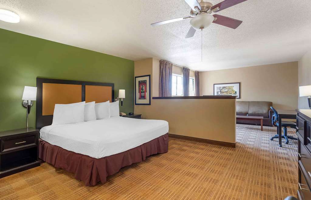 Extended Stay America Suites Chicago Woodfield Mall - photo 26