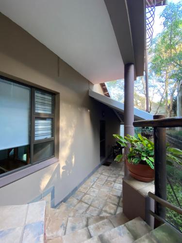 Comfortable Spacious Garden Cottage — 4-Star Luxury Hotel in Durban, South Africa