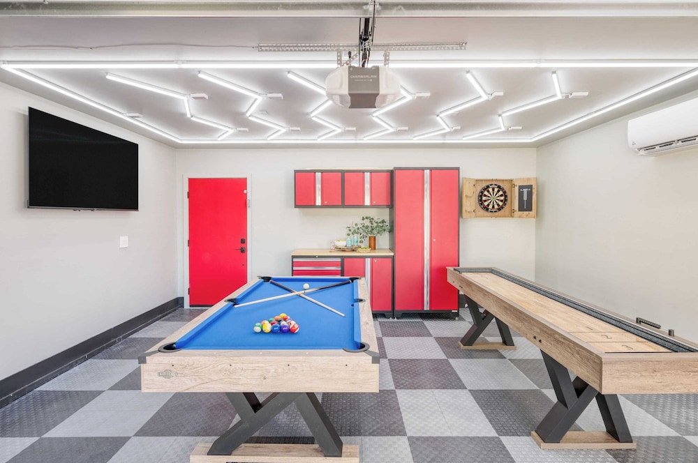 Element by AvantStay Pool Firepit Game Room - photo 22