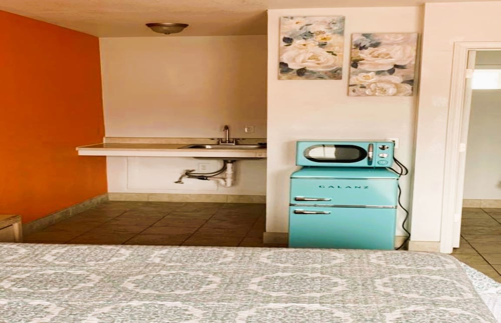 Royal Gateway Motel By OYO - photo 18