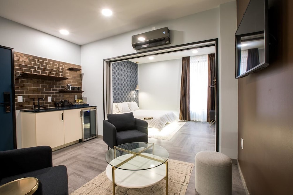The Vault Hotel - photo 10