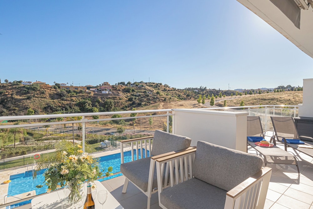 Luxury La Cala With Pool — 4-Star Luxury Hotel in Mijas, Spain