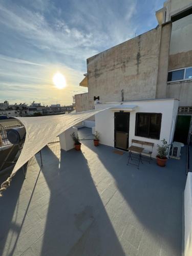 Sunny Rooftop Studio In Center With City Views — Athens