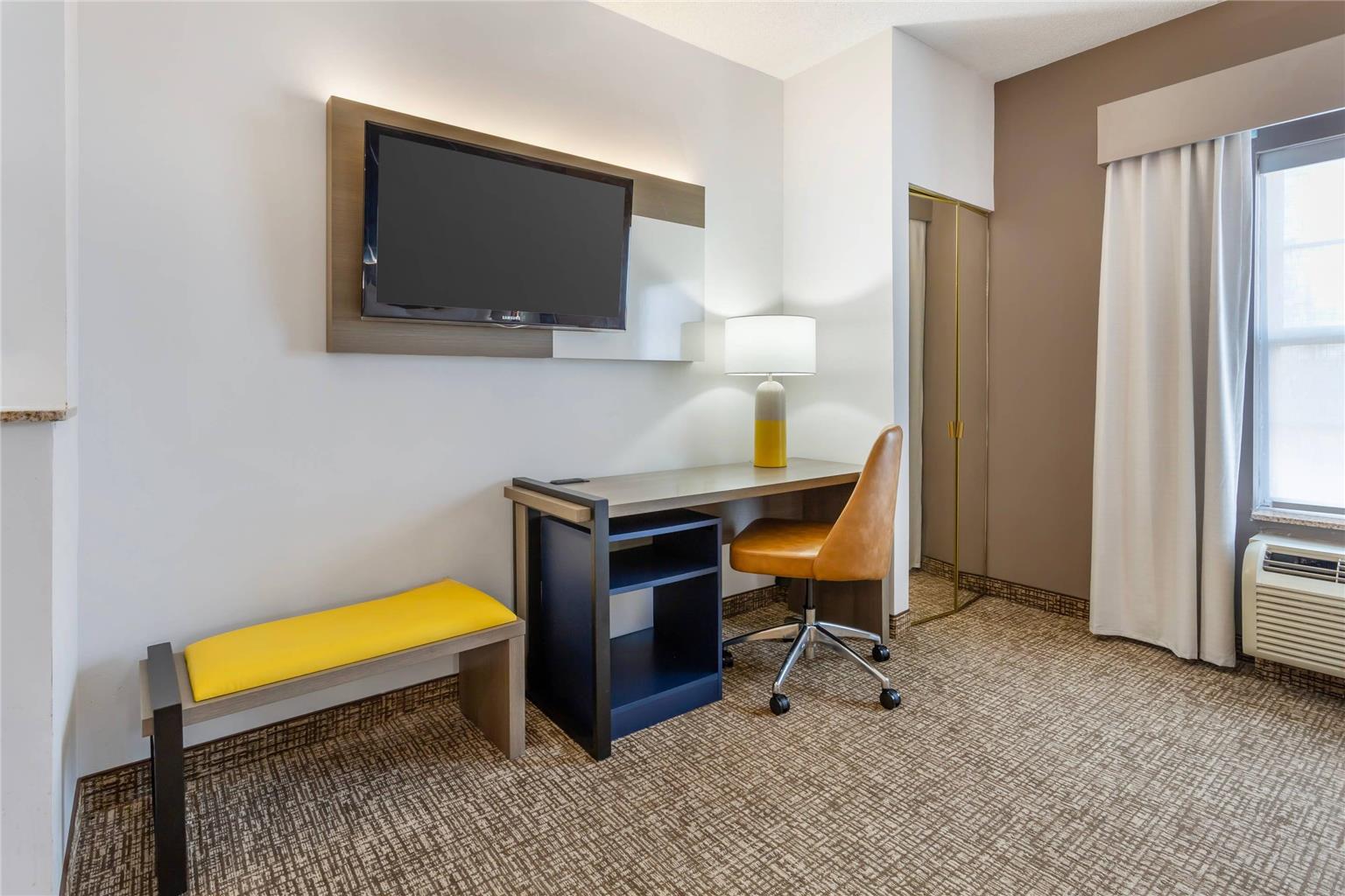 Comfort Suites East Brunswick South River - photo 24