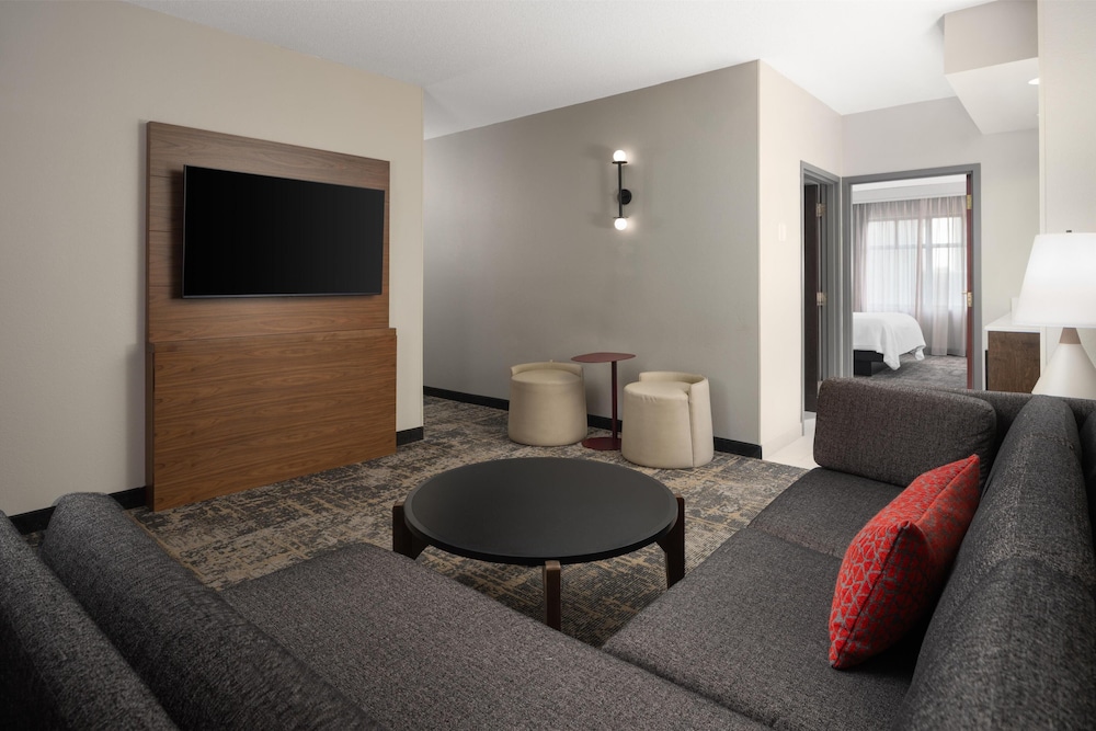 Embassy Suites Lincoln - photo 28