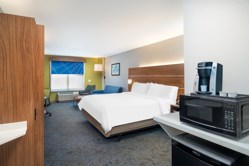 Holiday Inn Express And Suites Dahlonega University Area an IHG Hotel - photo 78