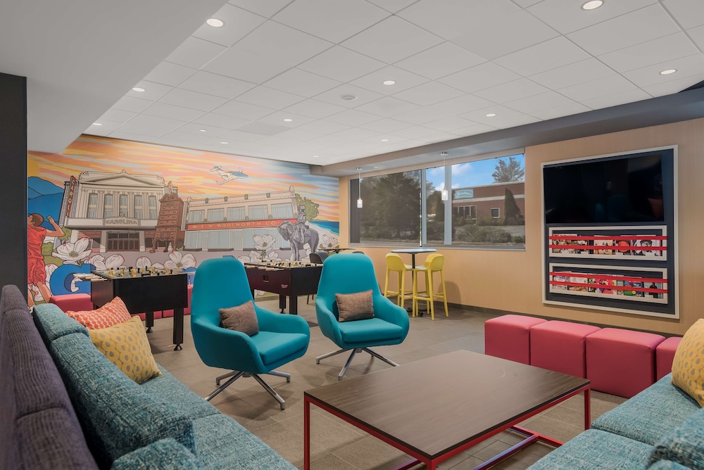 Tru by Hilton Greensboro - photo 3