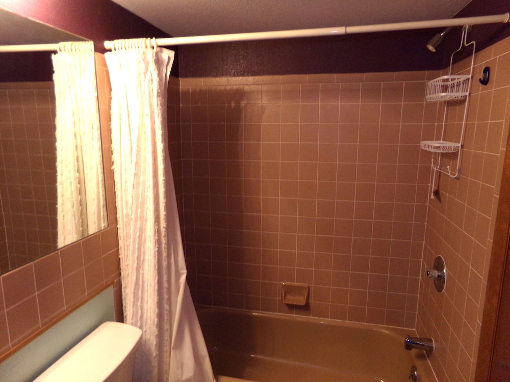 Mountainside 2 Bed 2 Bath - photo 17