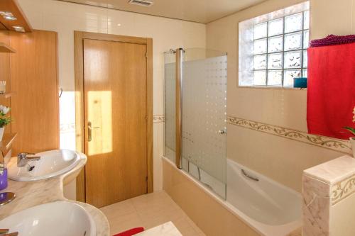 Casa Montse Barà — 4-Star Luxury Hotel in Roda De Bara, Spain