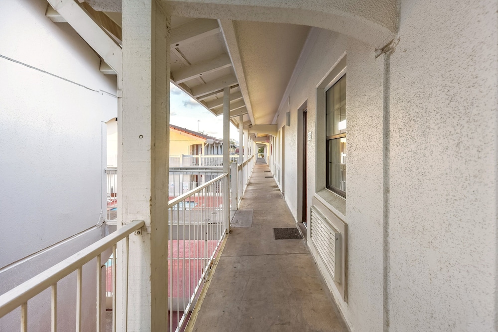 Red Roof Inn Plano - photo 20