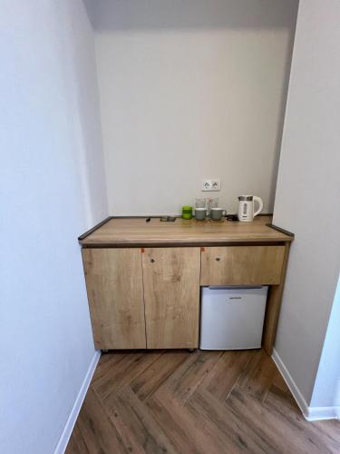 Deluxe Rooms and Apartments Near Metro
